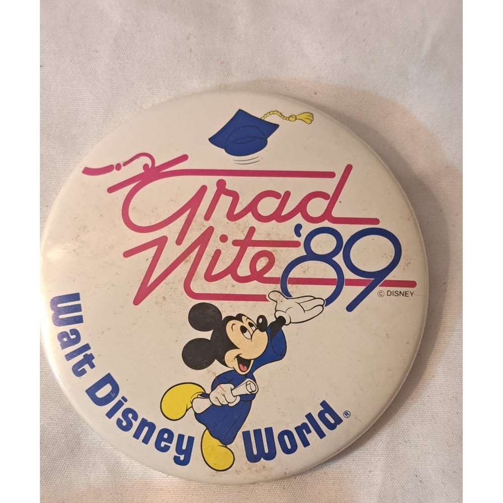 Disney Pins Souvenir Lot EPCOT Grad Nte 89 Minnie Screen Cleaner Mickey Box Soap - Picture 4 of 5